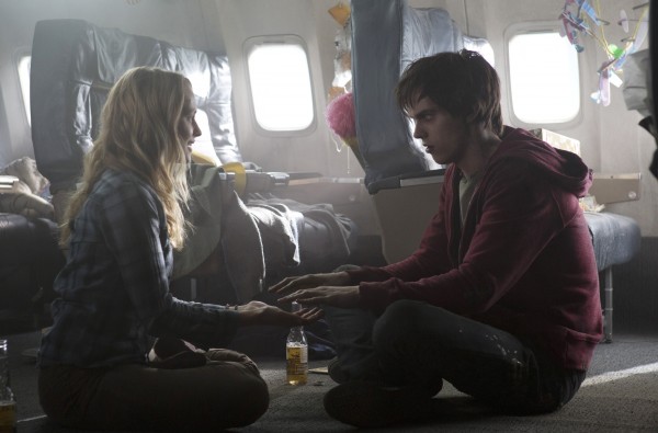 warm-bodies-teresa-palmer-nicholas-hoult